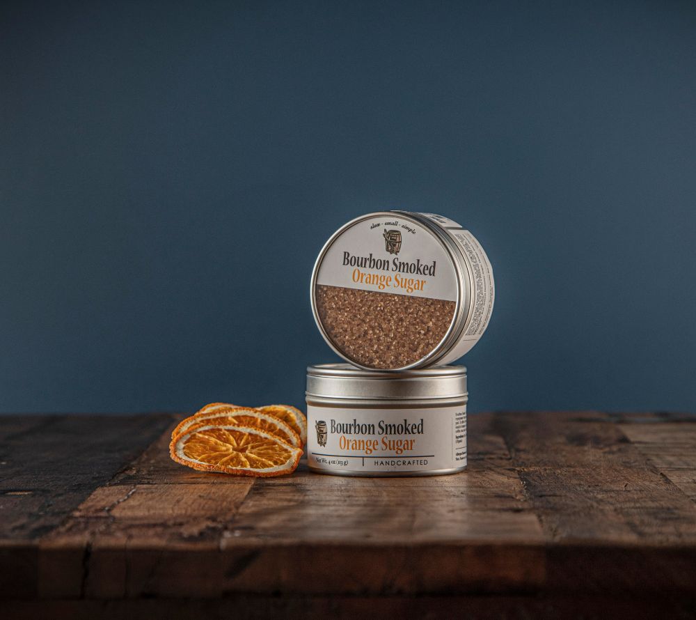 Bourbon Smoked Orange Sugar von Bourbon Barrel Foods bei American Heritage – geräucherter Zucker mit Orangenschale für Desserts, Kaffee, Tee & Cocktails.