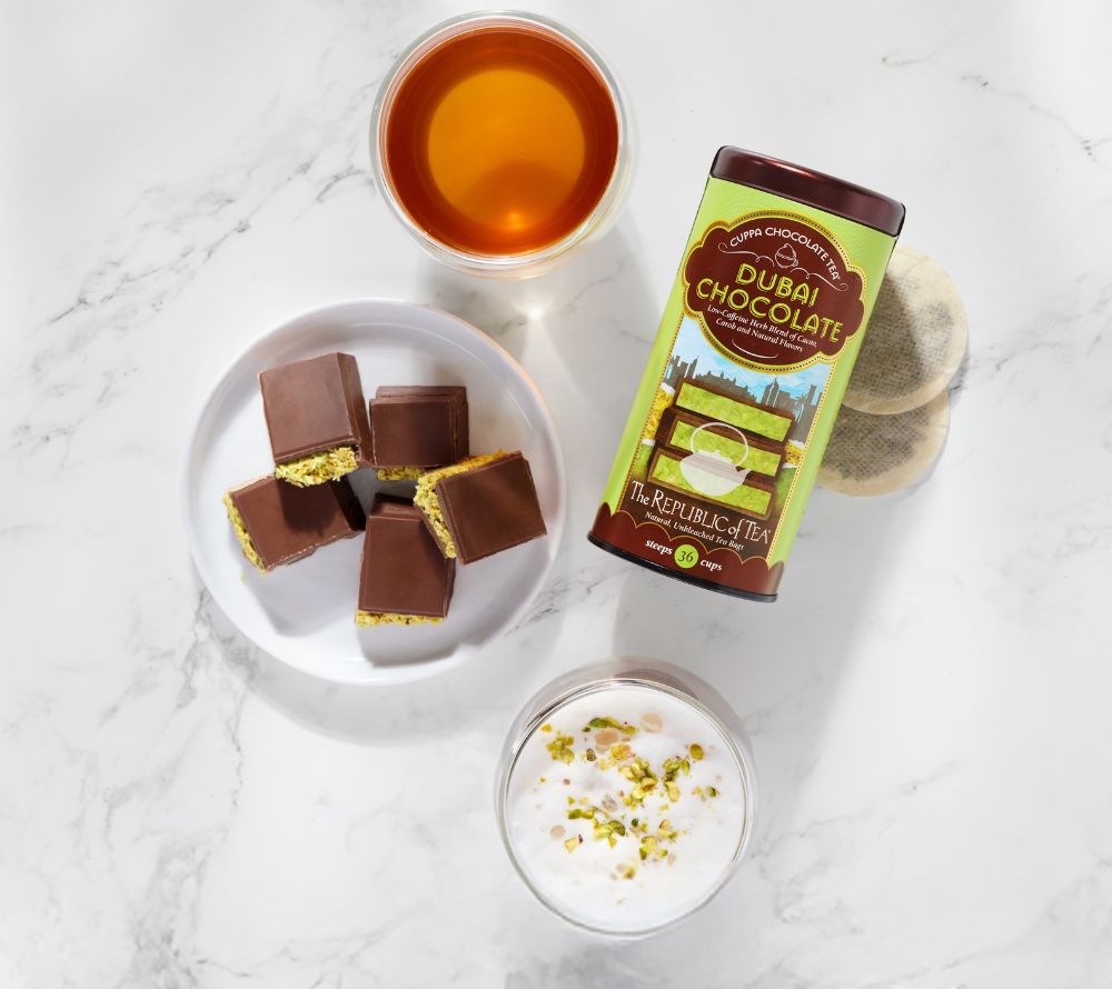 Dubai Chocolate Tea: Rooibos-Tee mit Kakao & Carob. Cremig, schokoladig & koffeinarm – perfekter Dessert-Tee für besondere Genussmomente.