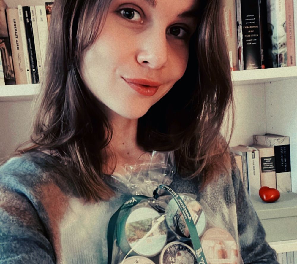 Das ist Cozy Jessy, unsere Kooperationspartnerin für unser Kerzensortiment