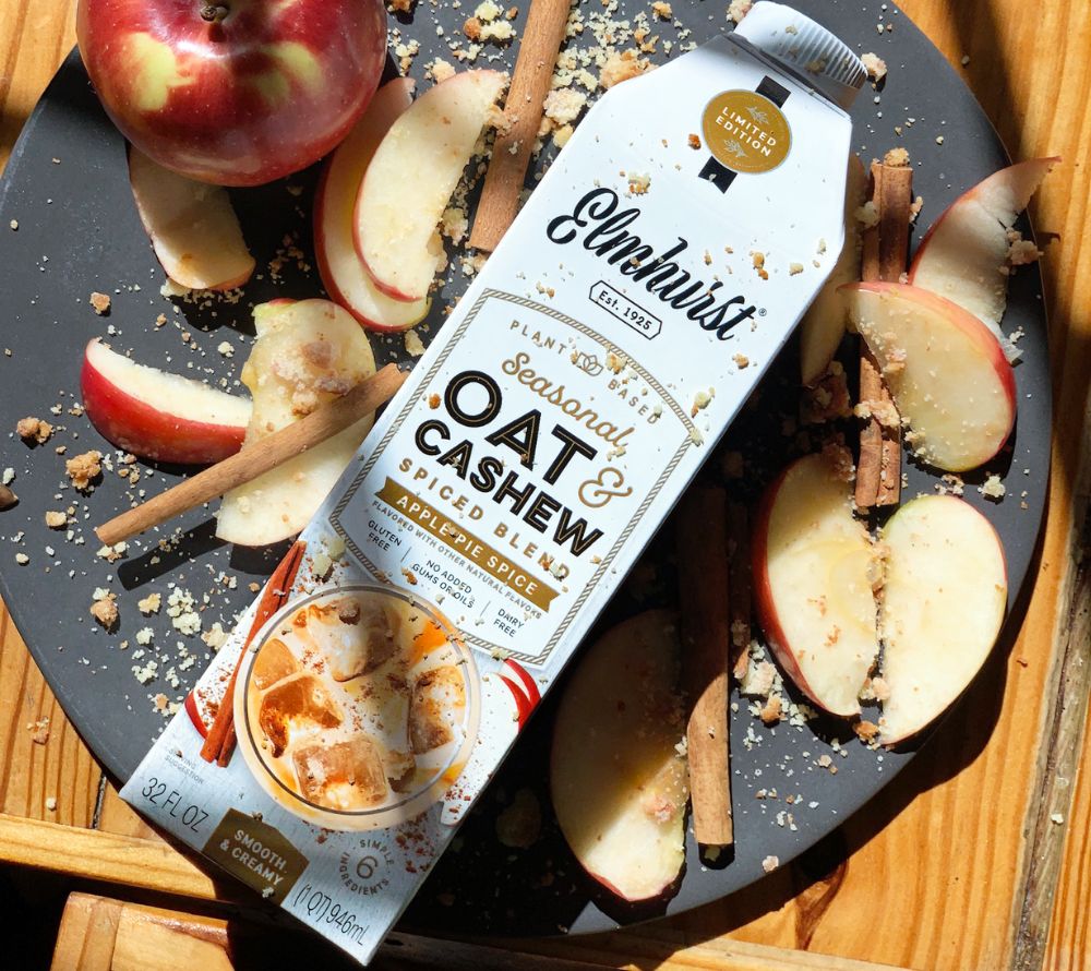 Hafer-Cashew-Milch mit feinem Apple Pie Gewürz ☆ 100 % pflanzlich, vegan und laktosefrei ☆ Non-GMO, glutenfrei & OU-koscher zertifiziert ☆ Jetzt bestellen!