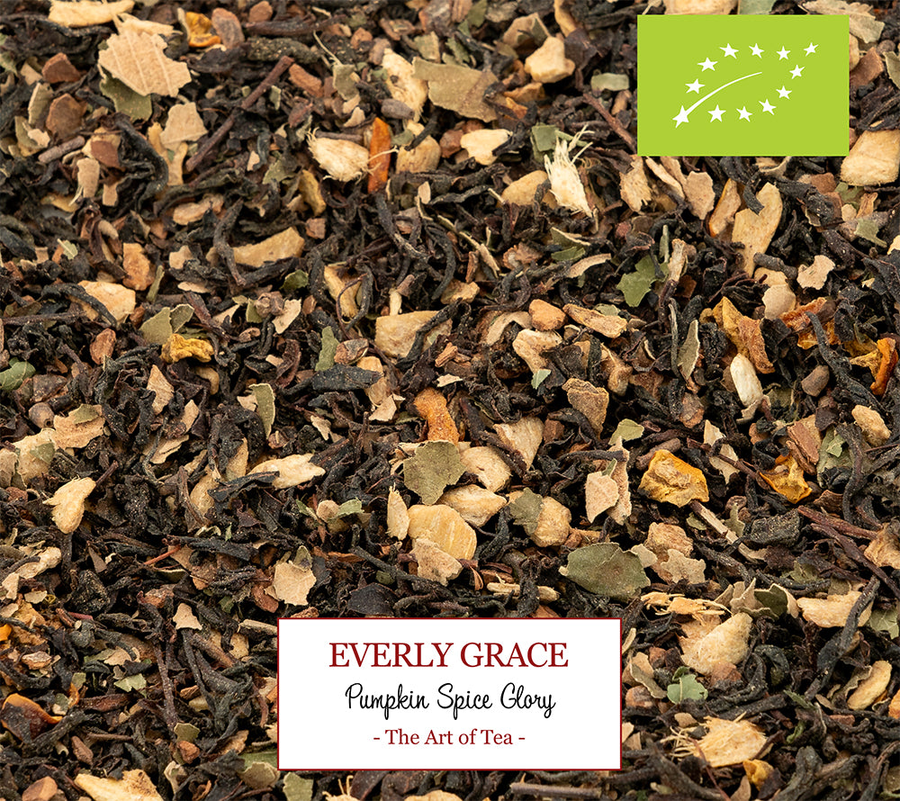 Pumpkin Spice Glory Tea ✓ Vollmundiger Schwarztee mit Pumpkin Spice-Gewürzen ✓ Mit Zimt, Muskat, Nelken & Orange Pekoe ✓ Europaweiter Versand ✓ Jetzt kaufen!