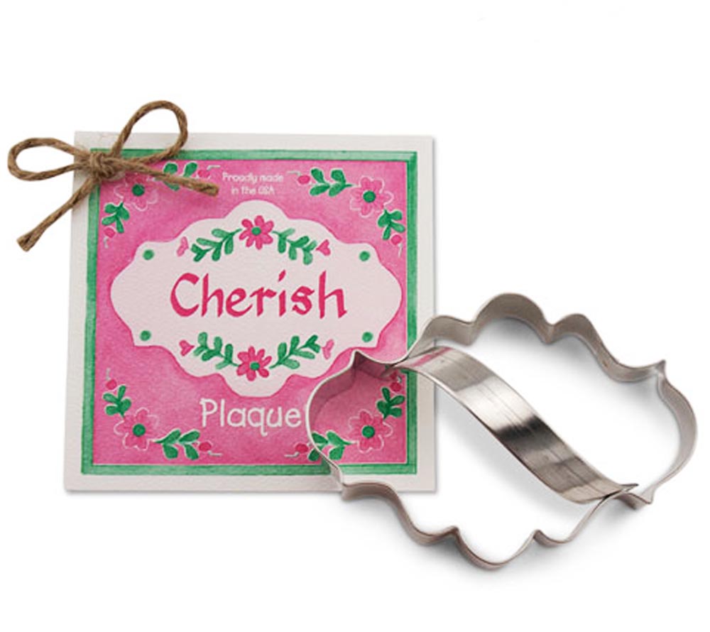 Cherish Plaque Keksausstecher von Ann Clark mit Rezept als Freistellerbild auf weißem Hintergrund