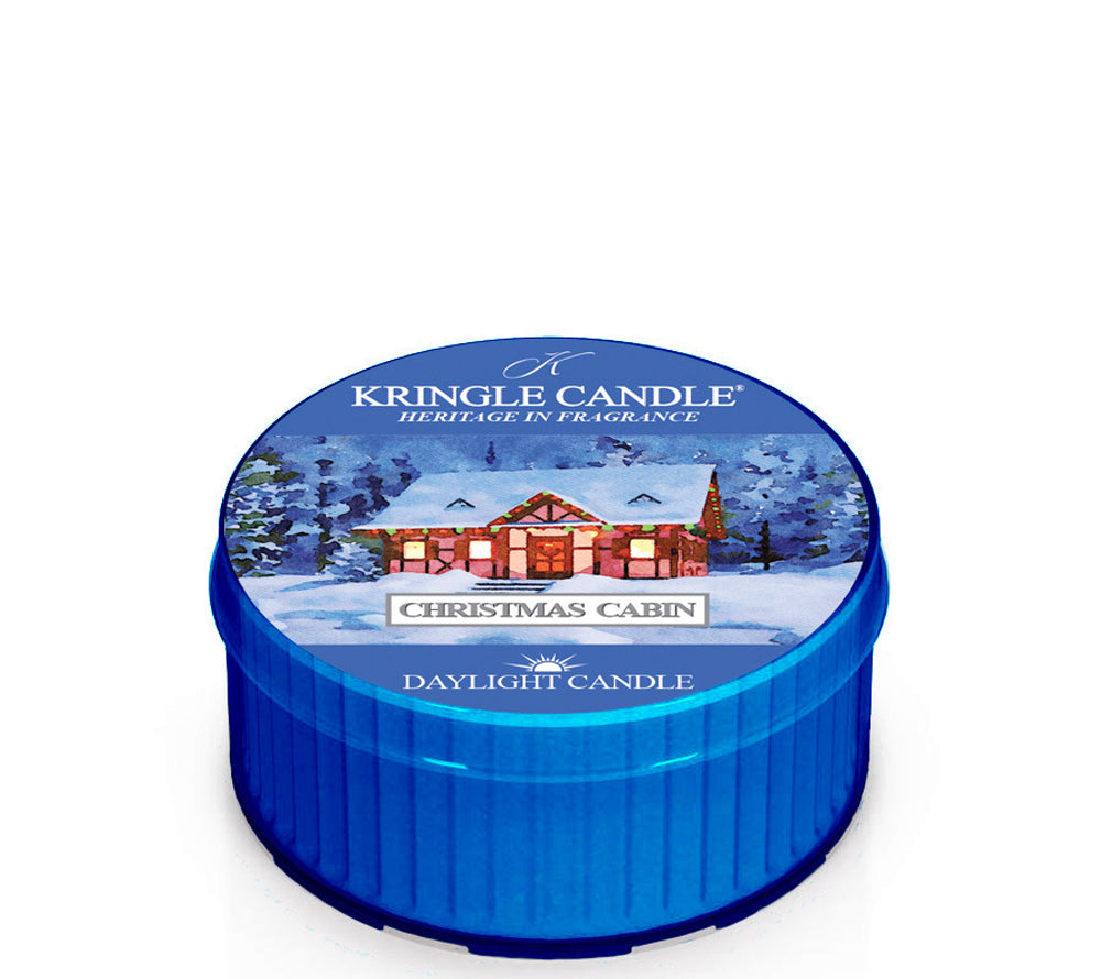 Christmas Cabin Duftkerze von Kringle Candle kaufen – würziger Weihnachtsduft mit Zimt, Nelken & Kiefer
