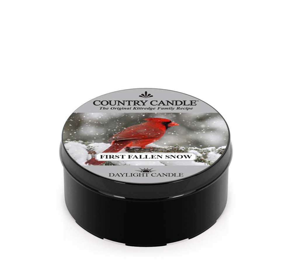 First Fallen Snow Duftkerze von Country Candle – Winterduft mit Beeren & Zitrus online bestellen