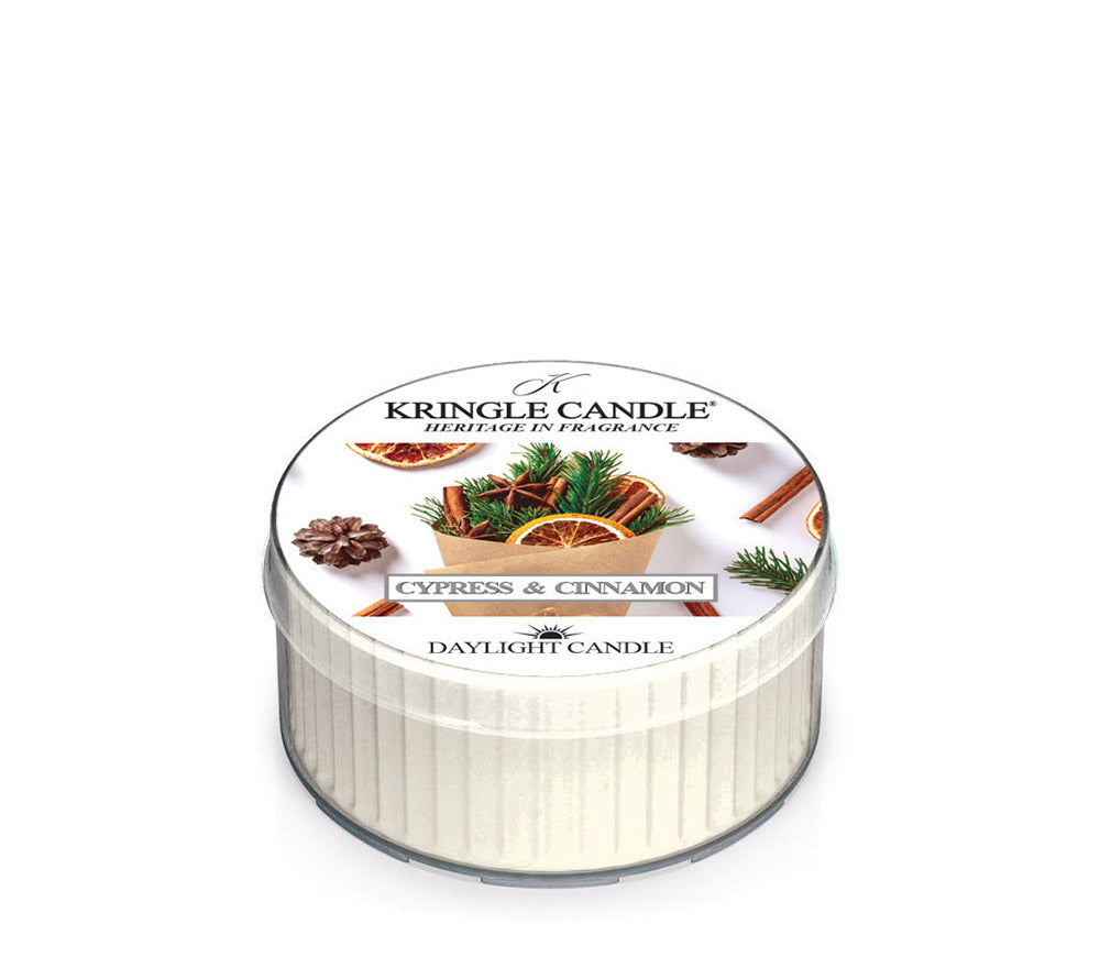 
                  
                    Kringle Candle Cypress & Cinnamon Duftkerze online kaufen – Zypresse, Orange & Zimt für Zuhause
                  
                