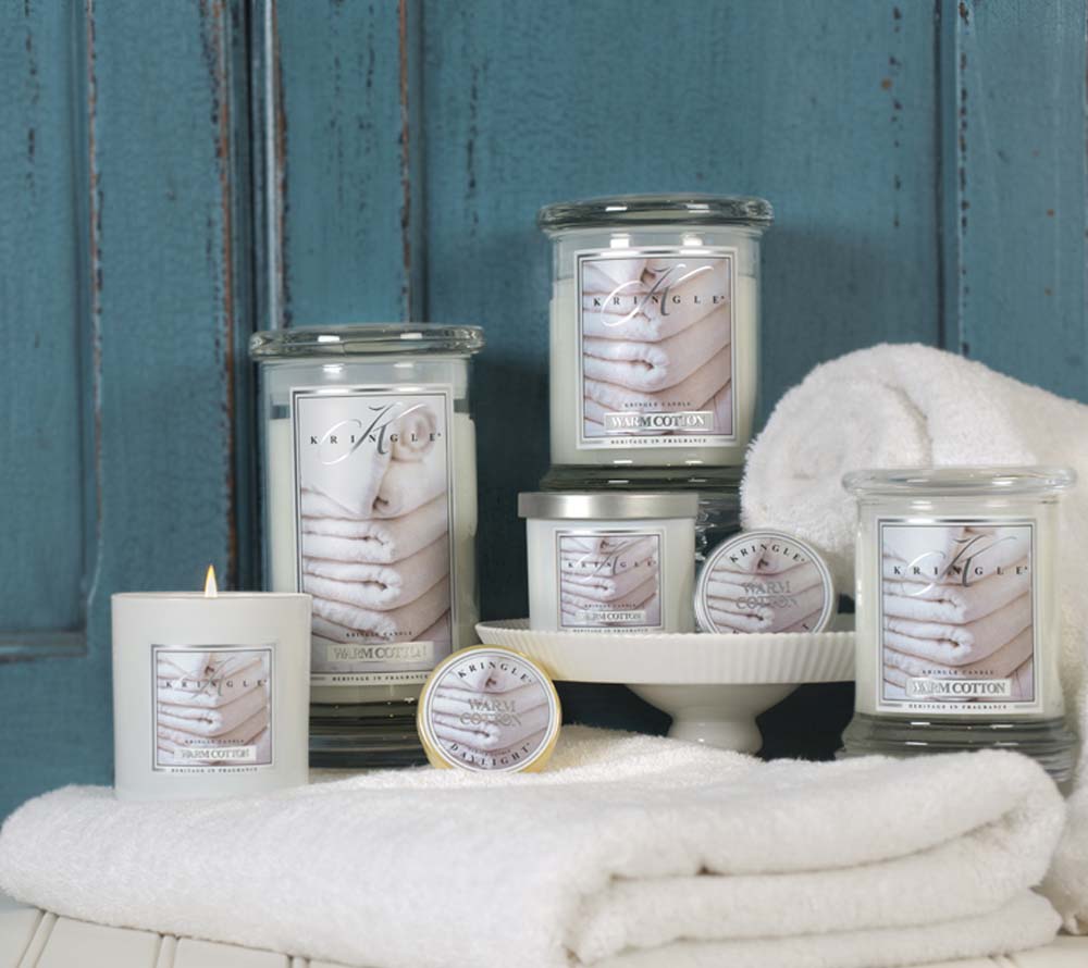 
                  
                    Warm Cotton Duftkerze von Kringle Candle kaufen – frische Wäsche, Frühlingsblüten & Moschus
                  
                