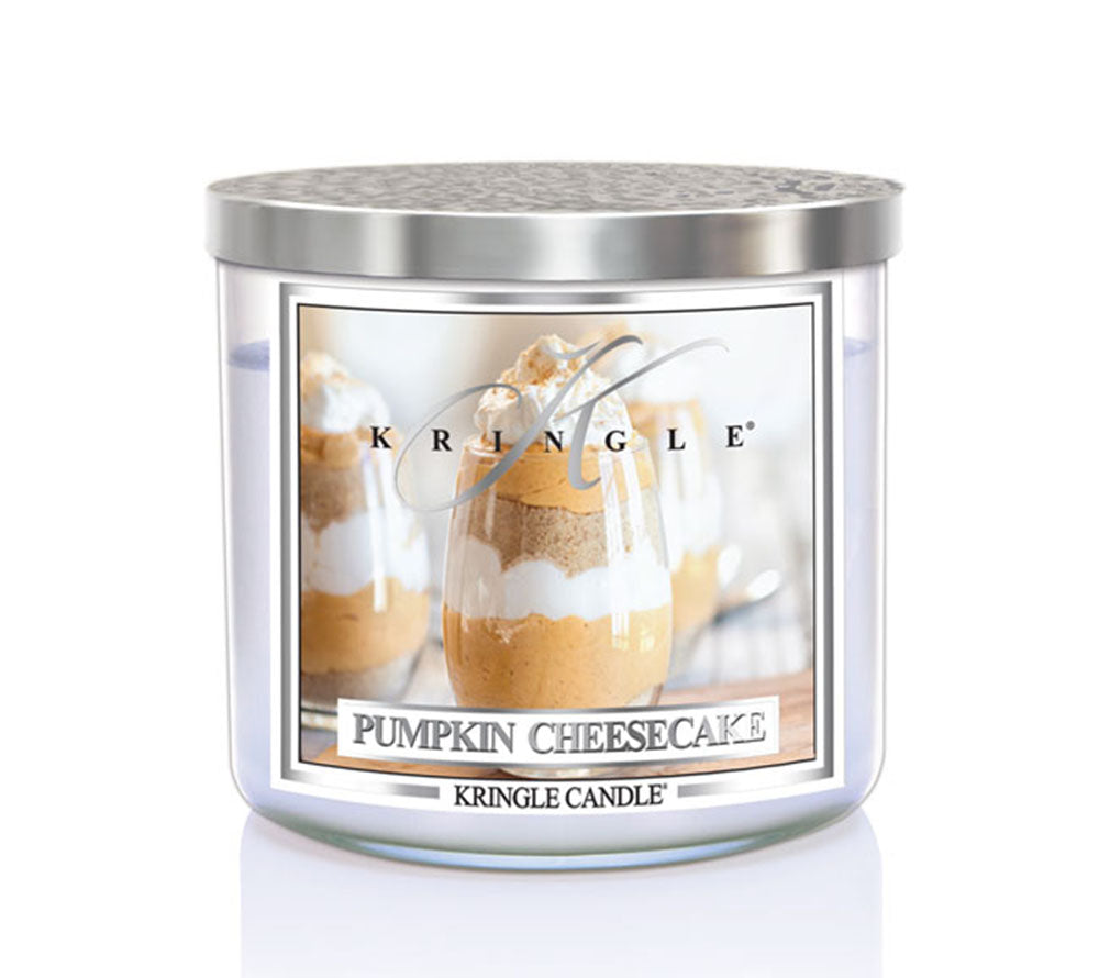 Pumpkin Cheesecake Duftkerze von Kringle Candle kaufen – Kürbiskuchengewürz & cremiger Käsekuchen-Duft